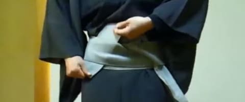 垂れ先を折り上げる